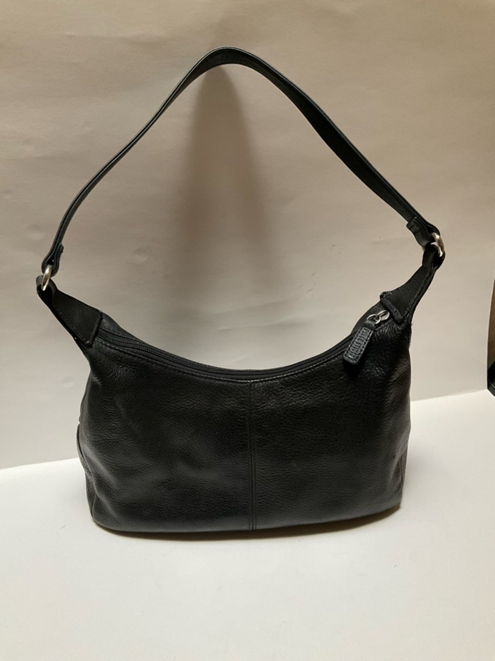 VINTAGE WILSON LEATHER PELLE STUDIO 10X7X4  2000’s Y2K Black Hobo Shoulder Bag